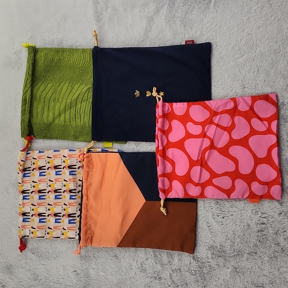 ipsy Handbags - Drawstring Ipsy bag bundle of 5